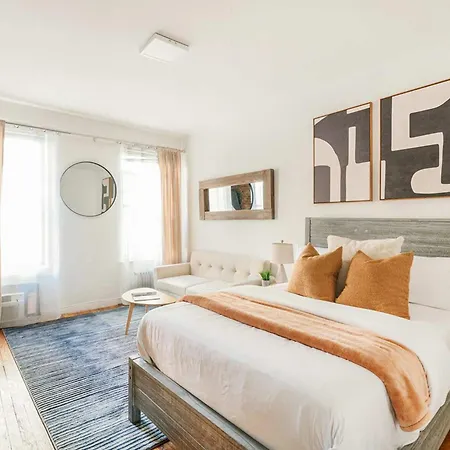 26-3A Studio Gramercy W&D Outdoor Courtyard